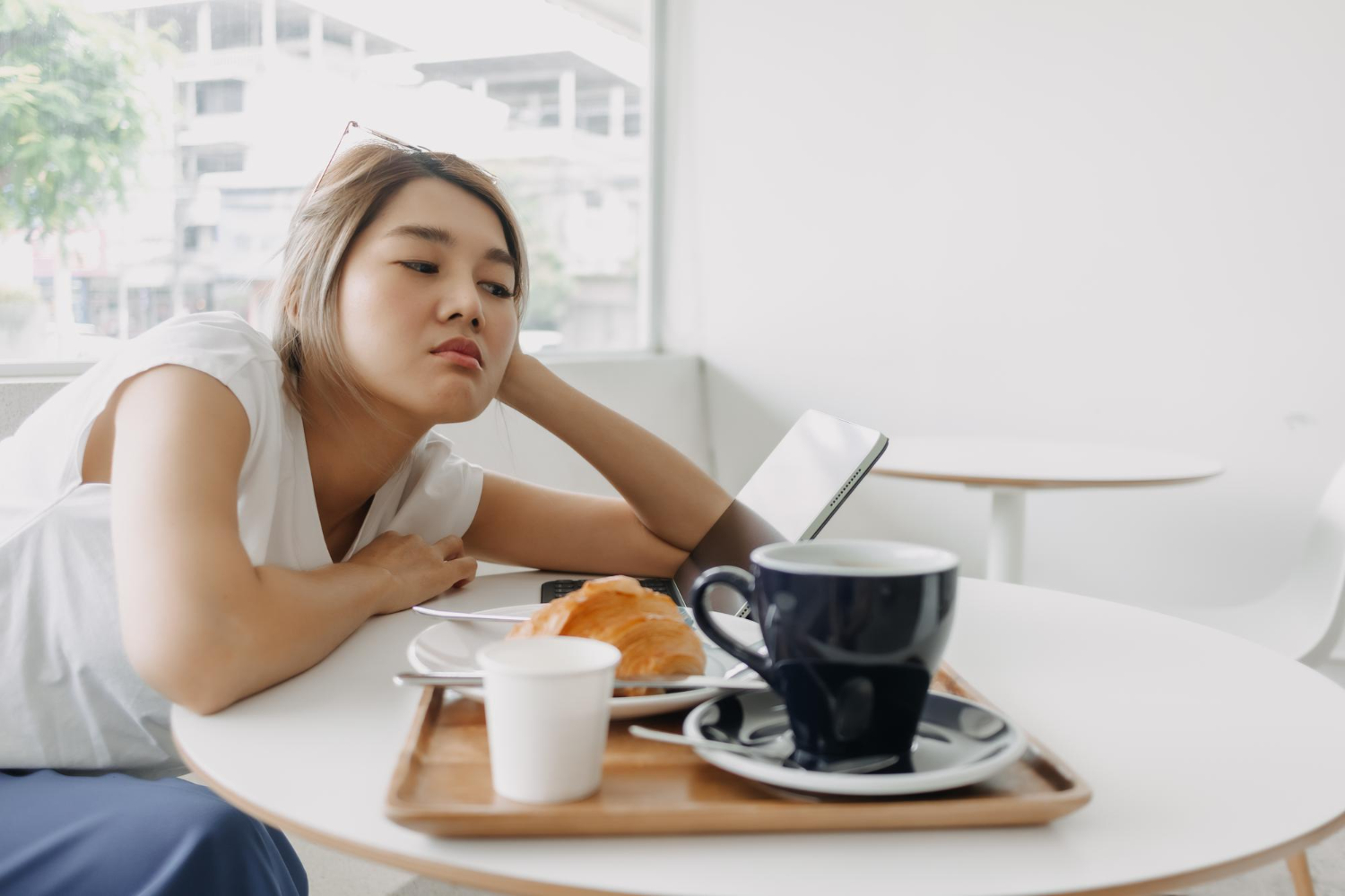 ทำไมกินแล้วง่วง มารู้จักกับ Food Coma อาการง่วงหลังทานอาหาร